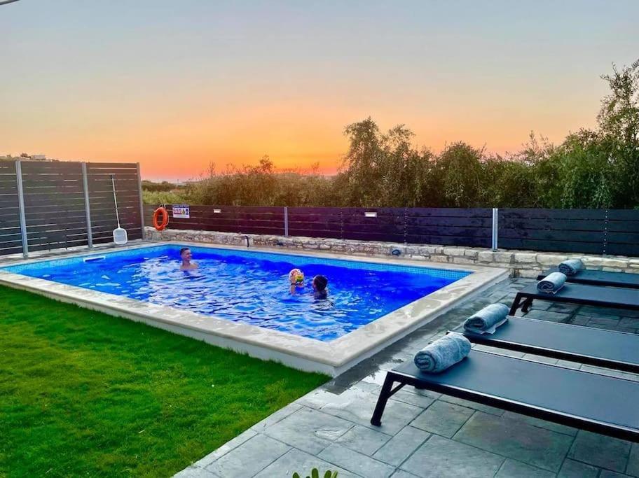 Villa Sheila With Private Pool Roumeli Экстерьер фото